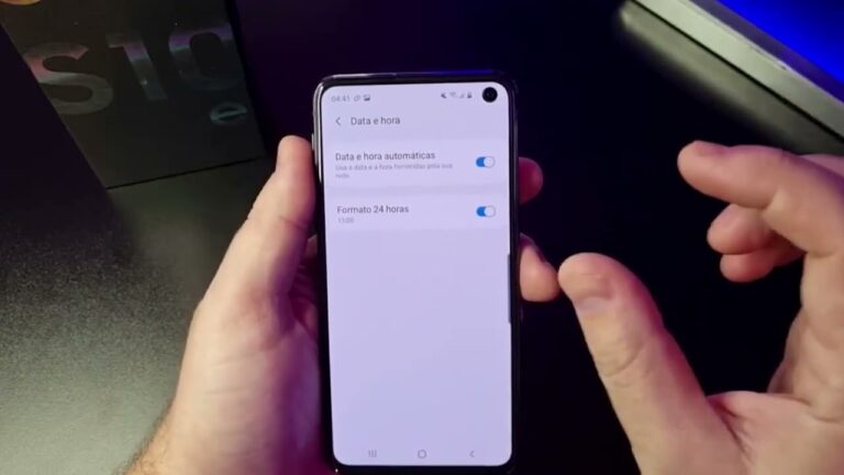 Configurando a data e hora manualmente no seu celular Samsung