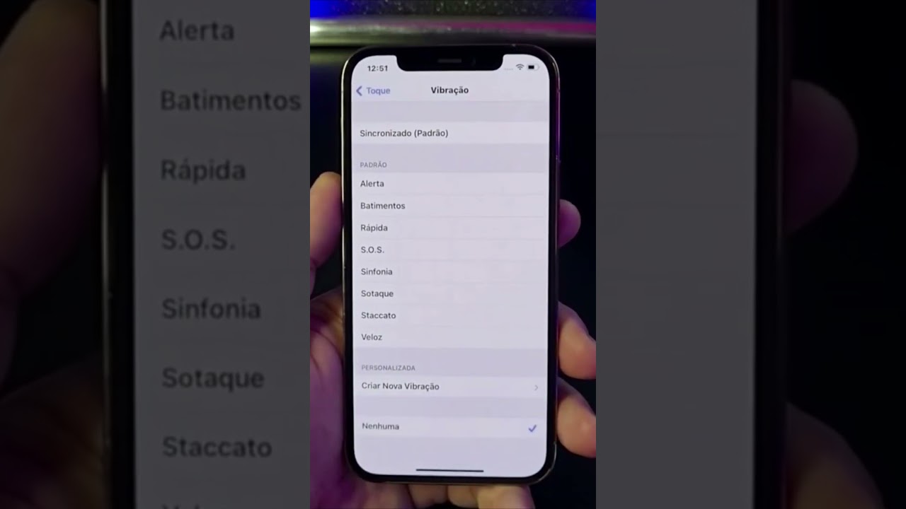 COMO ATIVAR OU DESATIVAR A VIBRAÇÃO NO IPHONE #Shorts